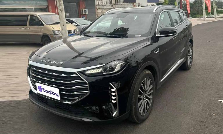 Jetour X70 PLUS 2024 1.6T Super Enjoy Edition 5-Seater · Automatic